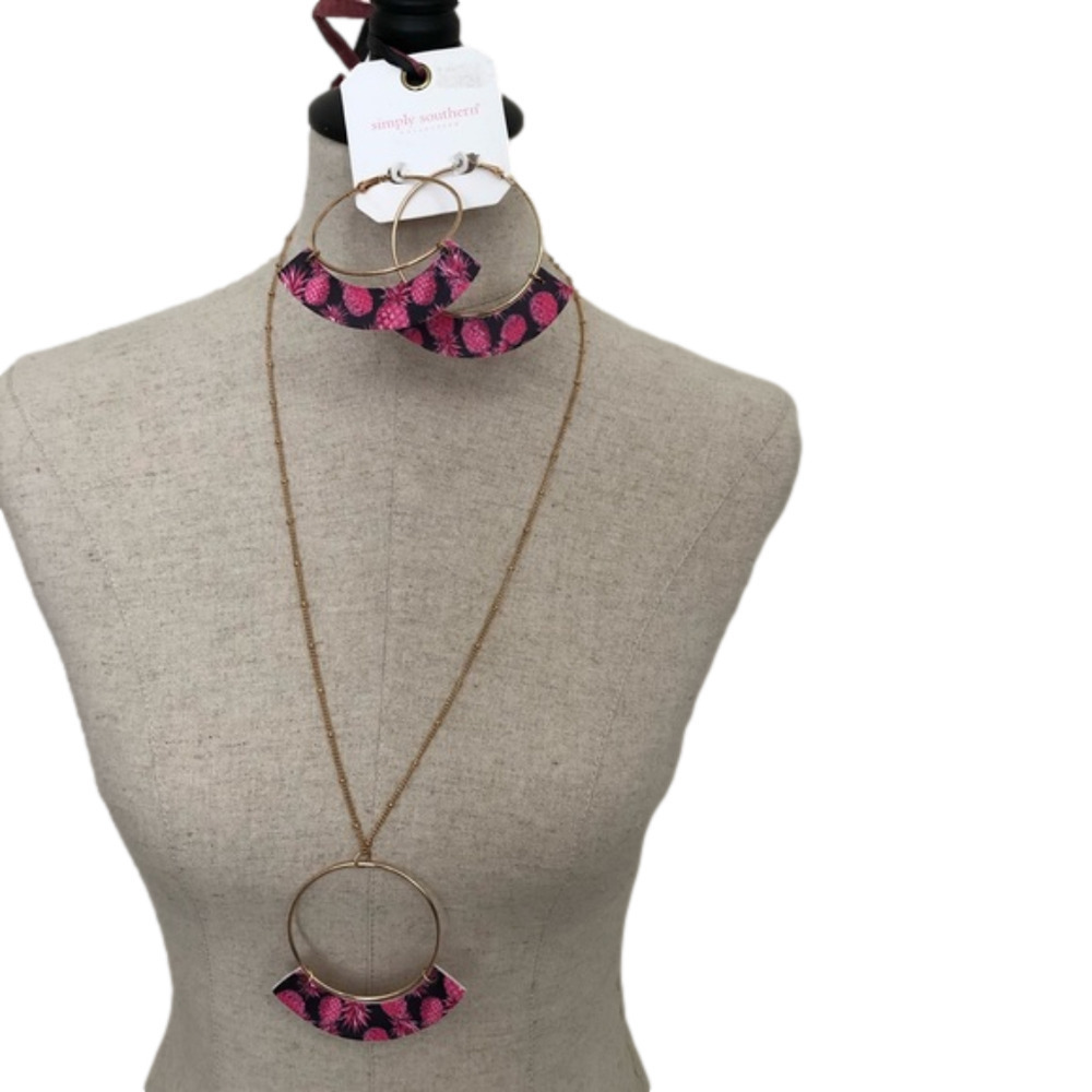 Simply Southern Pineapple Print Necklace and Hoop Earrings NEW